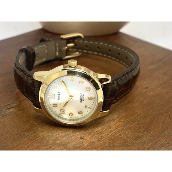 Timex Women's Watch TW2R63600 Indiglo Mother of Pearl Quartz Brown Leather 25mm - Picture 9 of 15